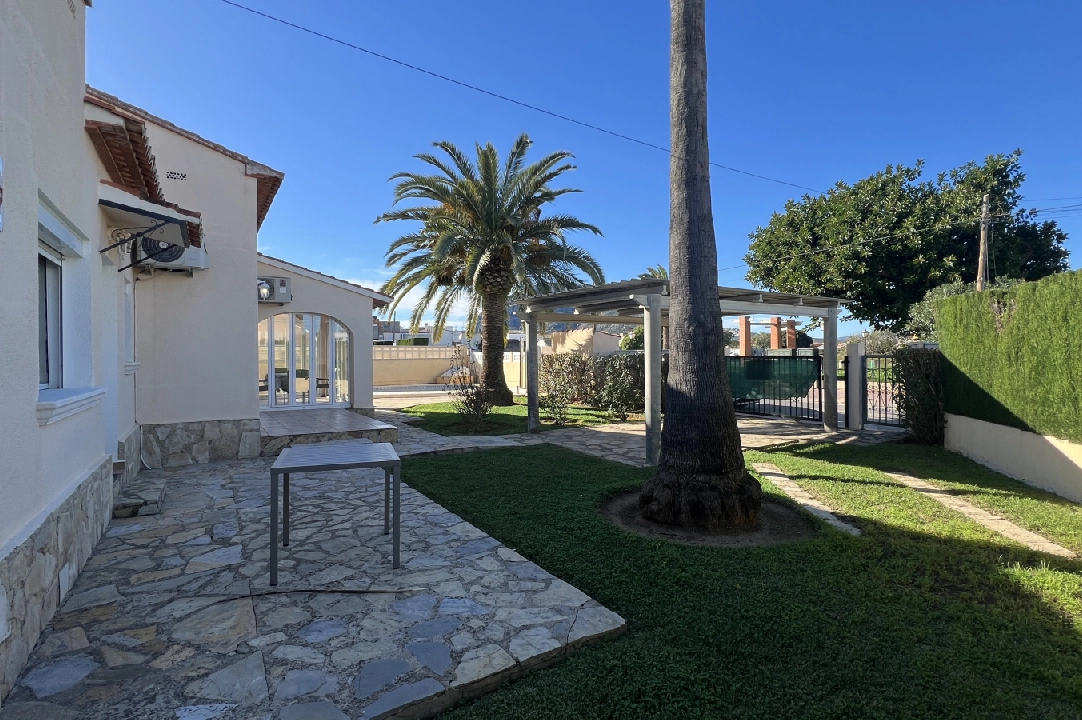 villa en Els Poblets en venta, superficie 130 m², ano de construccion 2000, estado neat, + calefaccion central, aire acondicionado, parcela 545 m², 4 dormitorios, 2 banos, piscina, ref.: AS-2721-17