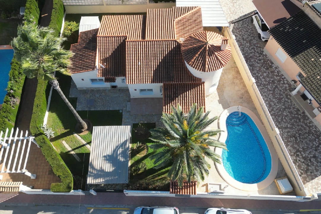 villa en Els Poblets en venta, superficie 130 m², ano de construccion 2000, estado neat, + calefaccion central, aire acondicionado, parcela 545 m², 4 dormitorios, 2 banos, piscina, ref.: AS-2721-4