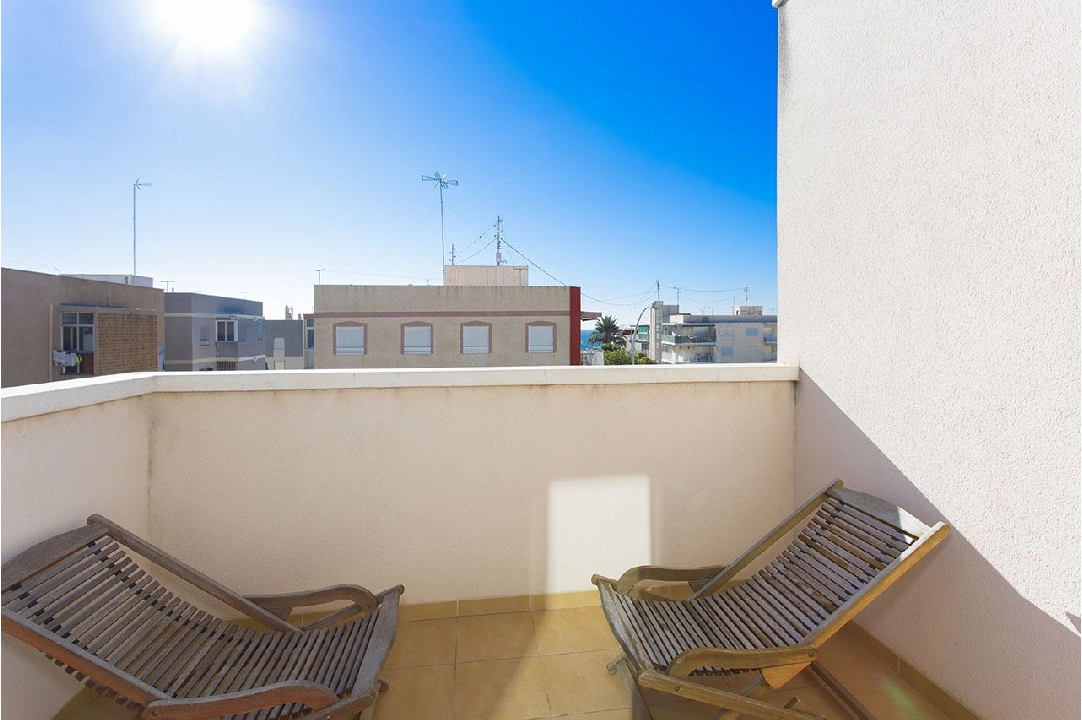 adosado en Santa Pola en venta, superficie 156 m², estado first owner, parcela 80 m², 3 dormitorios, 3 banos, piscina, ref.: HA-SPN-700-R06-9