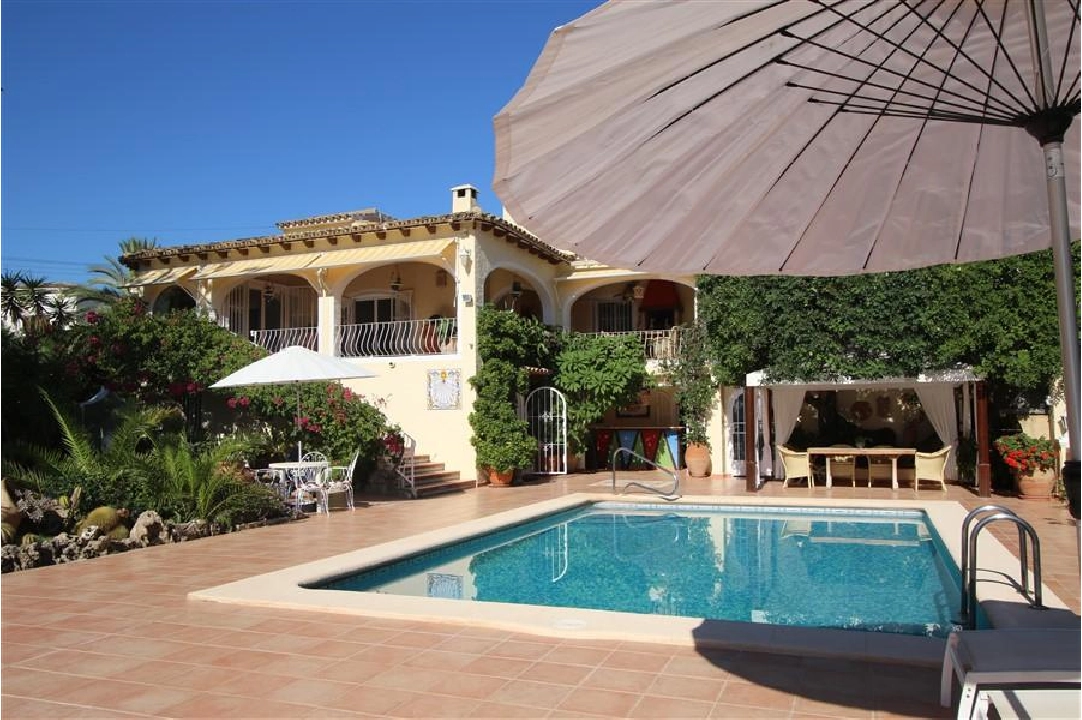 villa en Benissa en venta, superficie 372 m², parcela 3082 m², 4 dormitorios, 5 banos, piscina, ref.: COB-3306-1