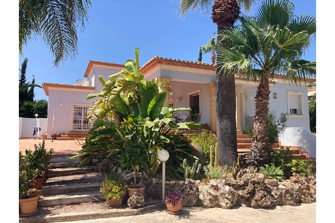 villa en Moraira en venta, superficie 471 m², estado neat, aire acondicionado, parcela 1200 m², 3 dormitorios, 2 banos, piscina, ref.: HA-MO-109-1