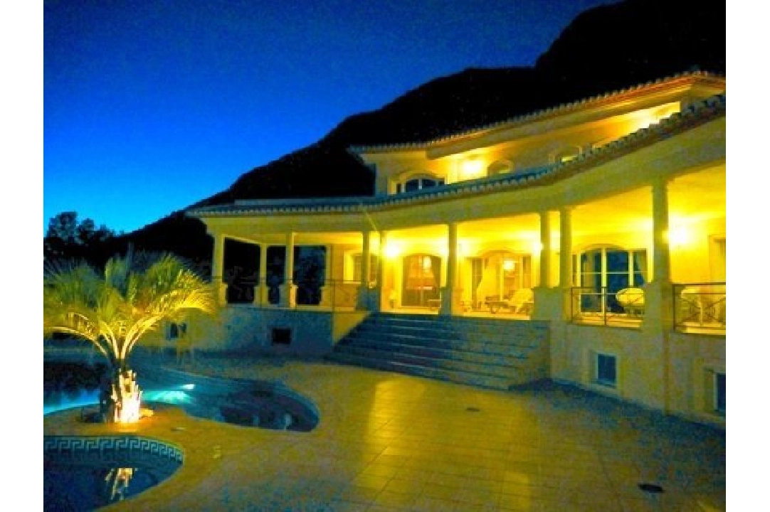villa en Javea en venta, superficie 685 m², aire acondicionado, parcela 2397 m², 5 dormitorios, 5 banos, piscina, ref.: BS-3974726-5