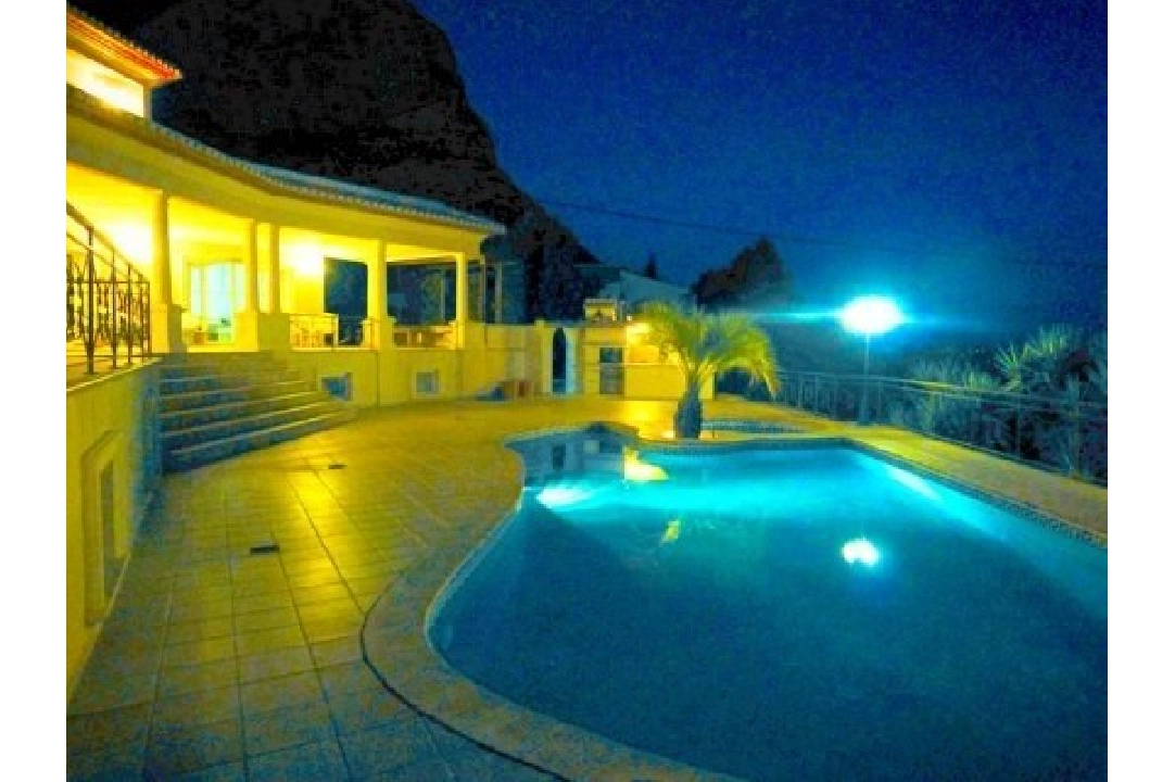villa en Javea en venta, superficie 685 m², aire acondicionado, parcela 2397 m², 5 dormitorios, 5 banos, piscina, ref.: BS-3974726-8