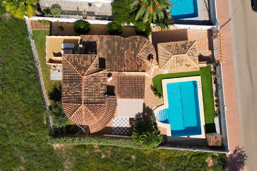 villa en Els Poblets(Partida Gironets) en venta, superficie 175 m², ano de construccion 1982, estado neat, + KLIMA, aire acondicionado, parcela 585 m², 3 dormitorios, 3 banos, piscina, ref.: RG-0523-8