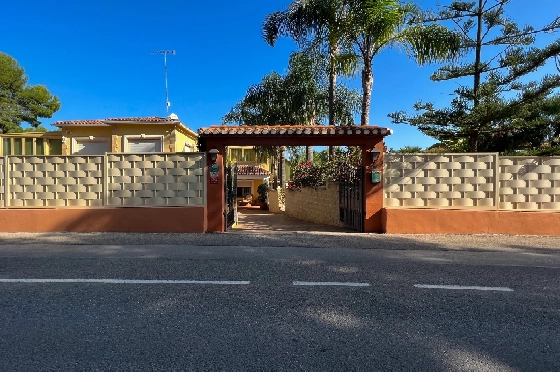 Villa in Denia zu vermieten, Wohnfläche 200 m², Zustand gepflegt, + Zentralheizung, Klimaanlage, Grundstück 900 m², 3 Schlafzimmer, 2 Badezimmer, Pool, ref.: D-0123-84