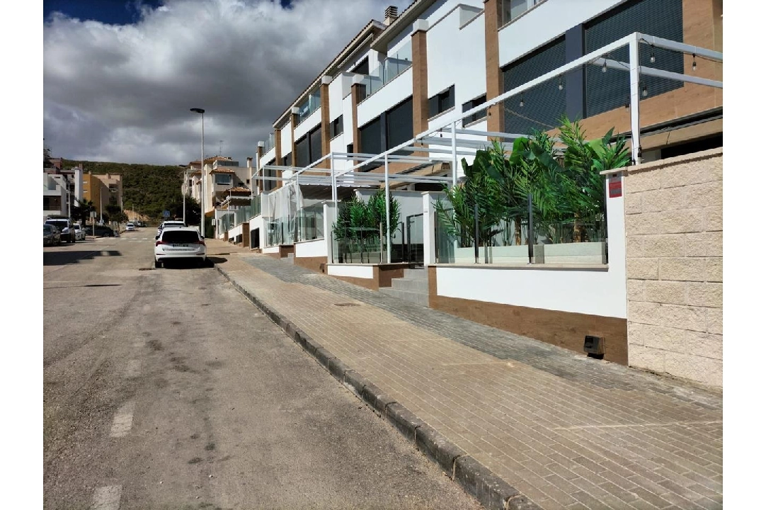 adosado en Guardamar del Segura en venta, superficie 147 m², estado neat, aire acondicionado, 3 dormitorios, 2 banos, piscina, ref.: HA-GU-251-2
