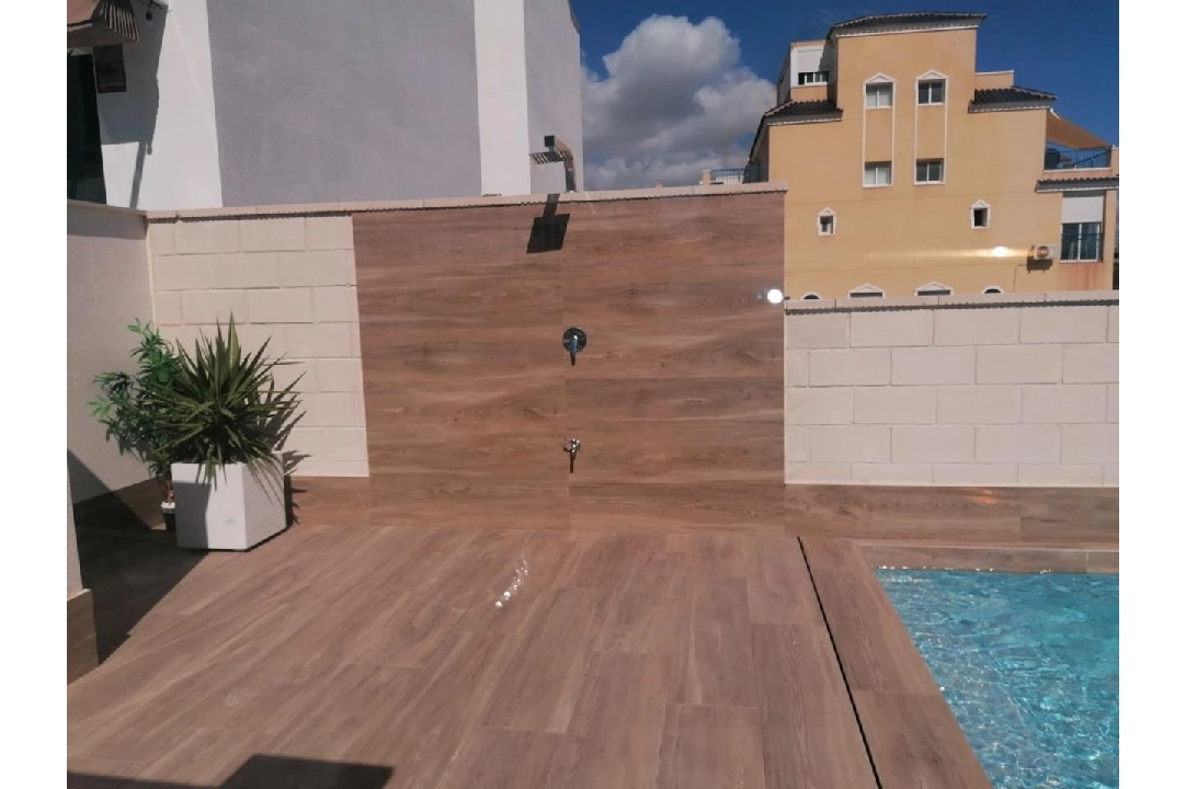 adosado en Guardamar del Segura en venta, superficie 147 m², estado neat, aire acondicionado, 3 dormitorios, 2 banos, piscina, ref.: HA-GU-251-5