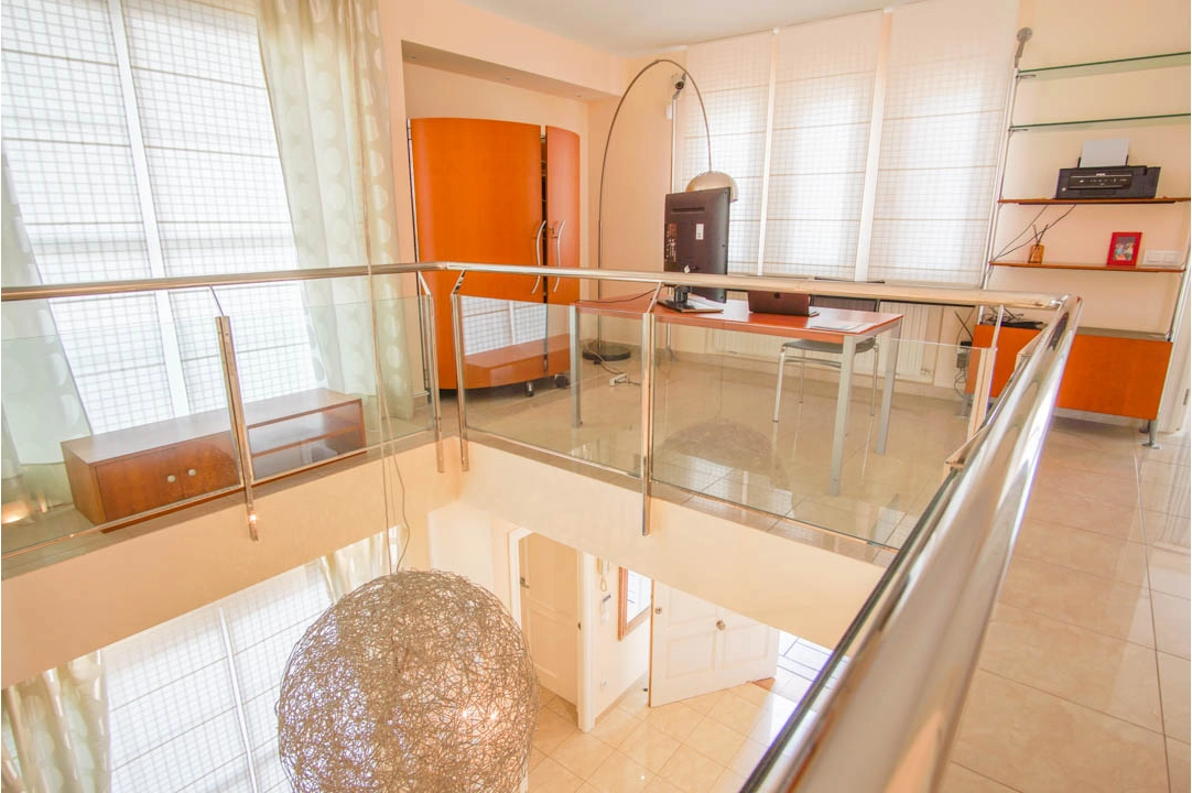 villa en Benidorm(de Napoles) en venta, superficie 642 m², aire acondicionado, parcela 1853 m², 7 dormitorios, 6 banos, ref.: BP-7035BED-38