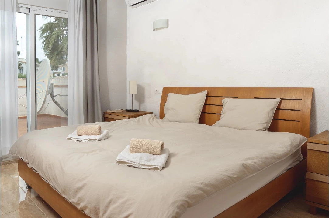 villa en Javea en venta, superficie 220 m², aire acondicionado, 4 dormitorios, 2 banos, piscina, ref.: BS-83565899-23