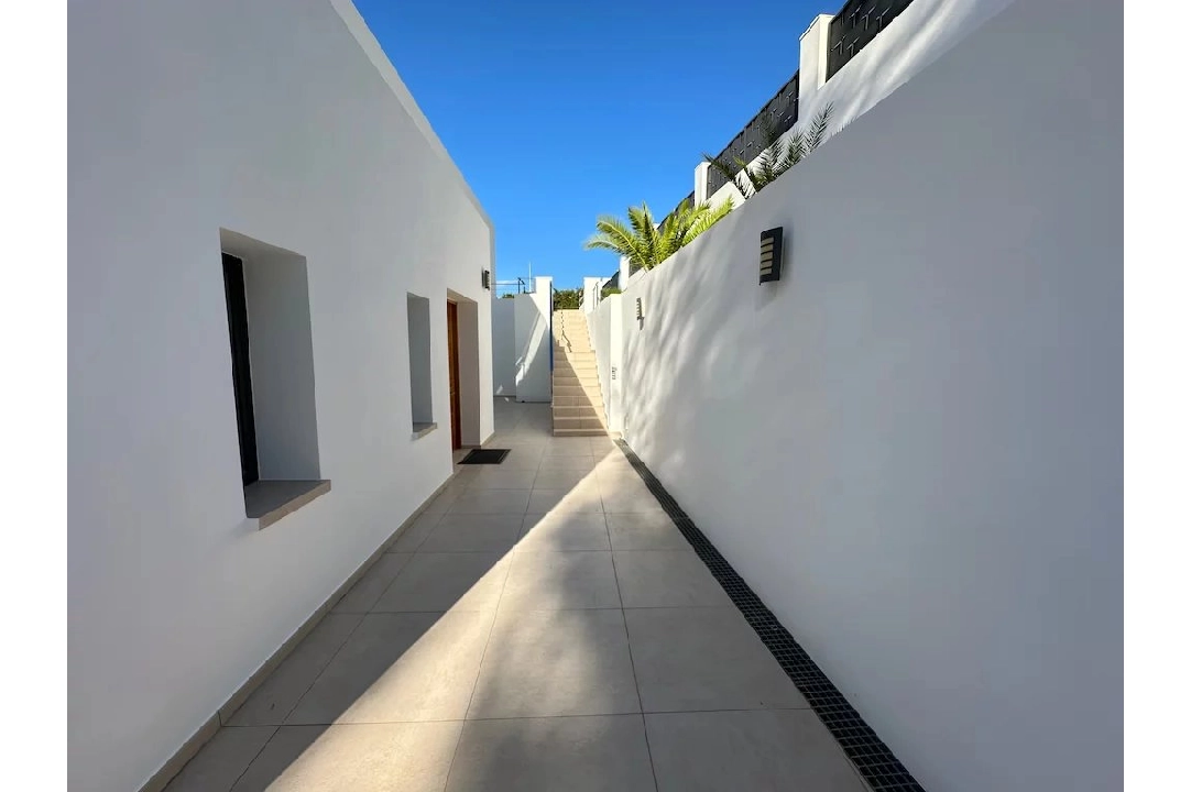 villa en Javea en venta, superficie 300 m², 4 dormitorios, 4 banos, piscina, ref.: BS-83618032-31