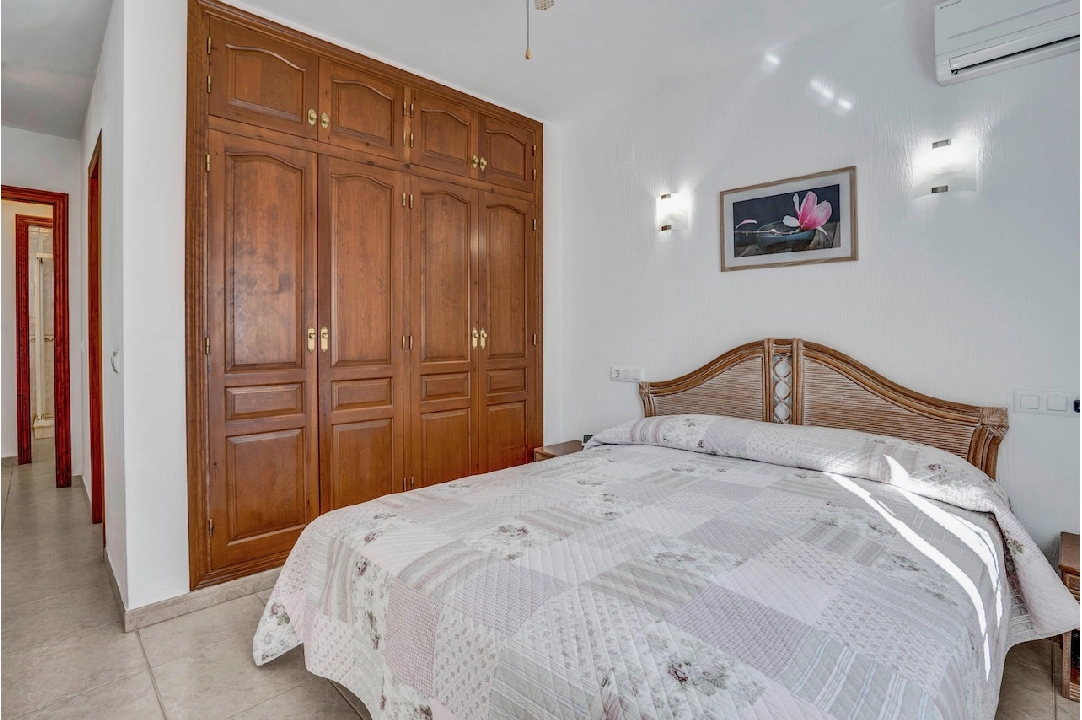 villa en Moraira(Pinar del Advocat) en venta, superficie 174 m², parcela 918 m², 4 dormitorios, 4 banos, piscina, ref.: CA-H-1733-AMBE-13