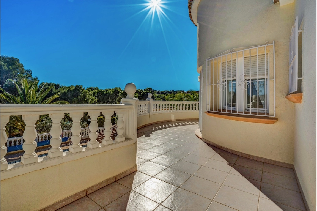 villa en Moraira(Pinar del Advocat) en venta, superficie 174 m², parcela 918 m², 4 dormitorios, 4 banos, piscina, ref.: CA-H-1733-AMBE-25