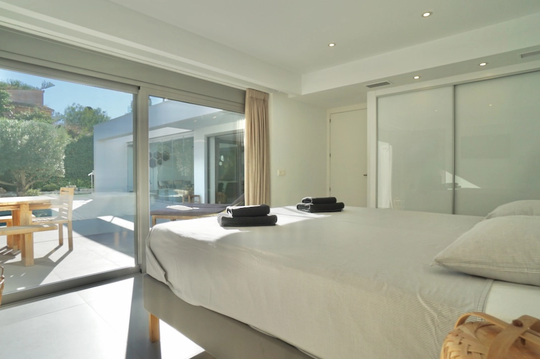 villa en Benissa(La Fustera) en venta, superficie 308 m², aire acondicionado, parcela 850 m², 4 dormitorios, 3 banos, piscina, ref.: CA-H-1723-AMBI-22