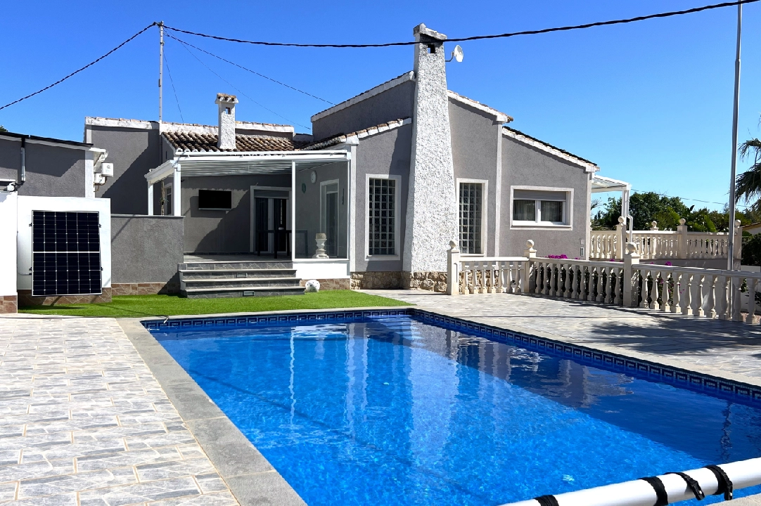 villa en Denia en alquiler de vacaciones, superficie 166 m², ano de construccion 1978, + estufa, aire acondicionado, parcela 802 m², 2 dormitorios, 2 banos, piscina, ref.: T-0224-29