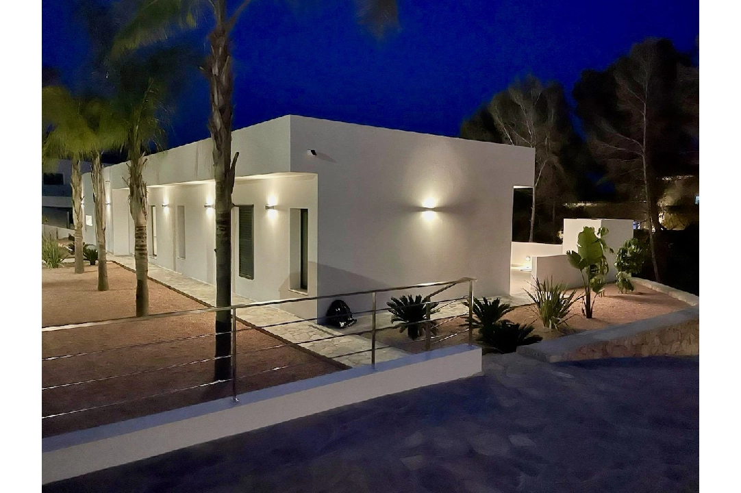 villa en Benissa(La Fustera) en venta, superficie 300 m², aire acondicionado, parcela 950 m², 4 dormitorios, 3 banos, piscina, ref.: CA-H-1747-AMB-41