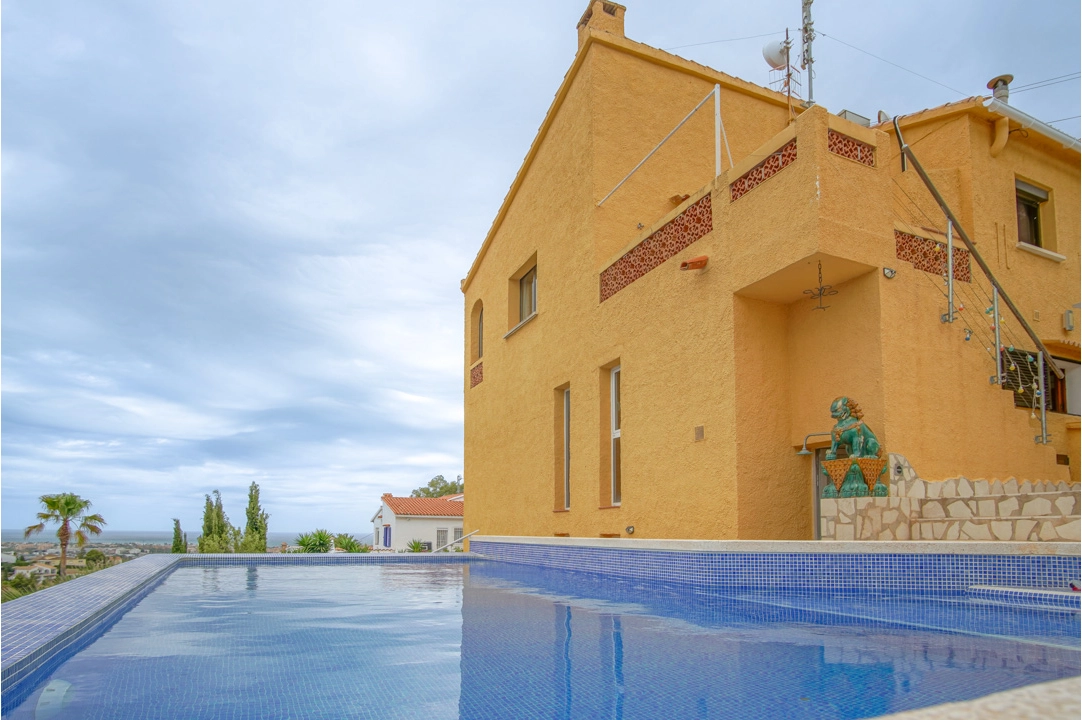 villa en Denia(La Pedrera) en venta, superficie 206 m², aire acondicionado, parcela 880 m², 5 dormitorios, 4 banos, ref.: BP-8104DEN-2