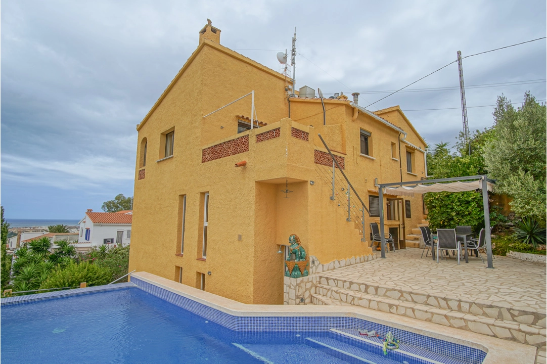 villa en Denia(La Pedrera) en venta, superficie 206 m², aire acondicionado, parcela 880 m², 5 dormitorios, 4 banos, ref.: BP-8104DEN-38