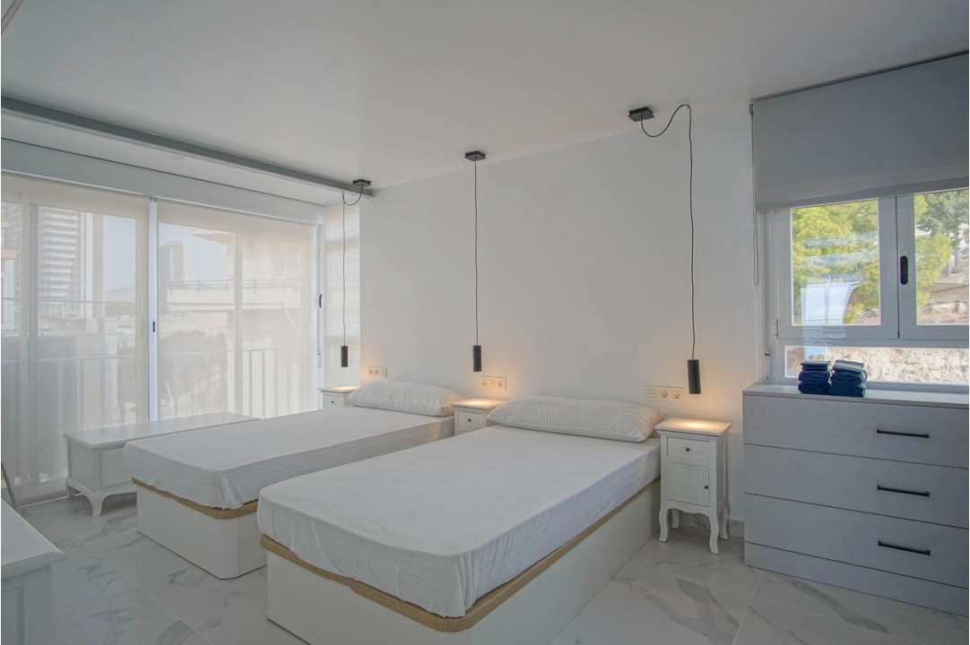apartamento en Benidorm(Playa Poniente) en venta, superficie 100 m², aire acondicionado, 2 dormitorios, 2 banos, ref.: BP-7054BED-7