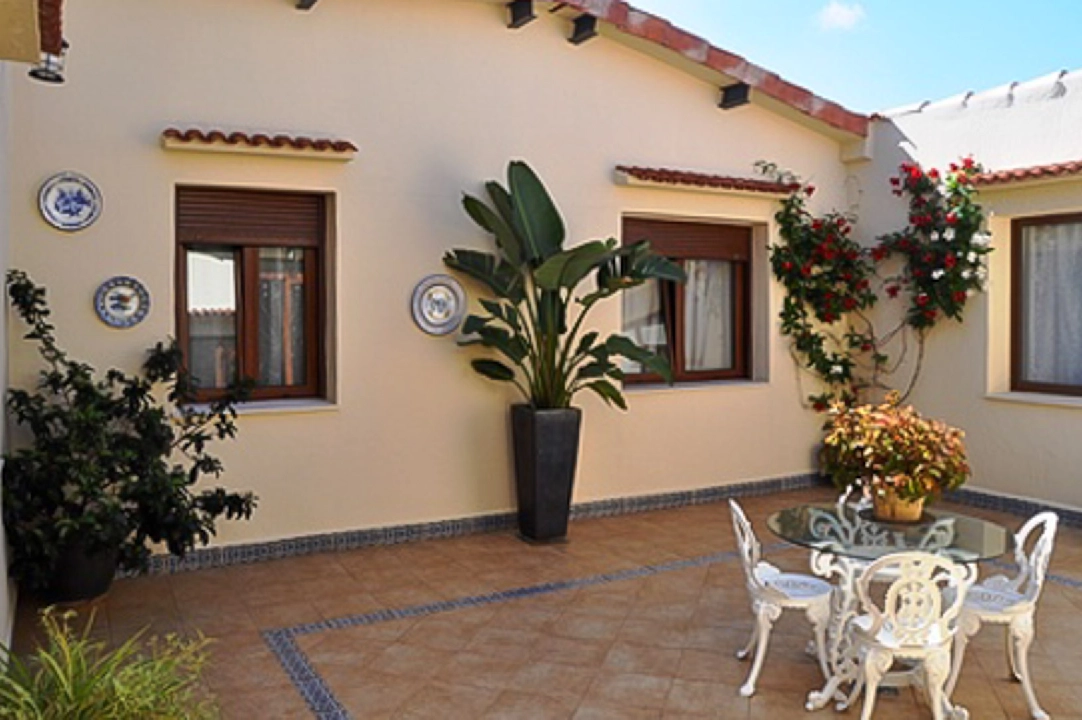 villa en Denia(Sisques) en venta, superficie 550 m², parcela 11500 m², 5 dormitorios, 4 banos, ref.: BP-8164DEN-6