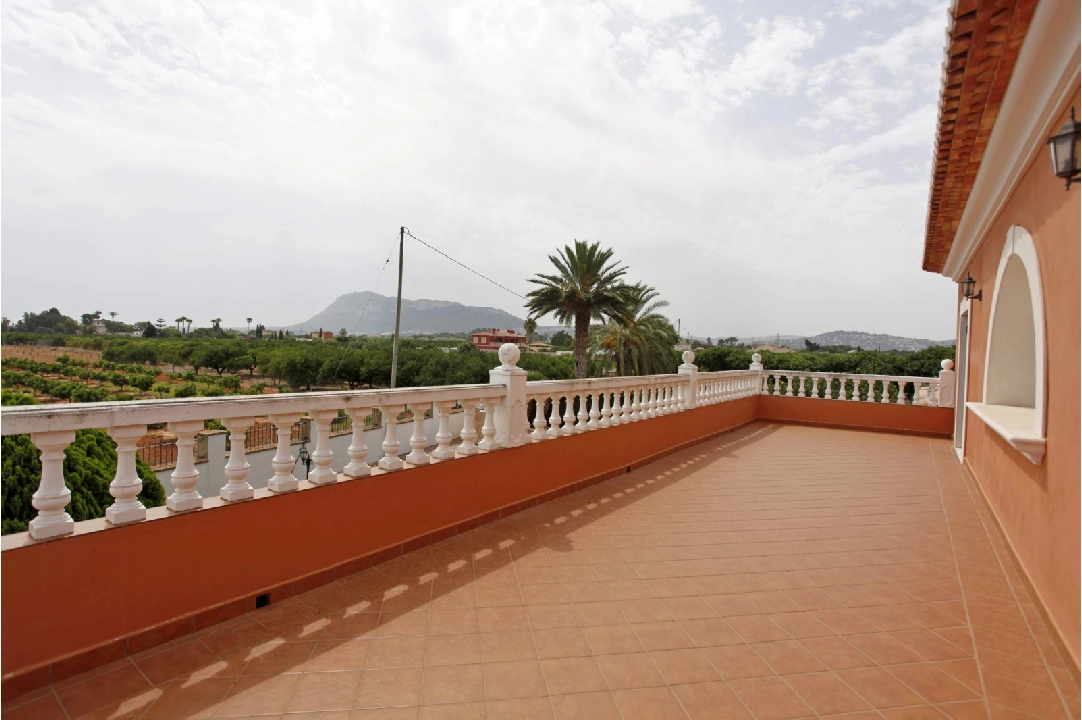 villa en Denia(Torrecarrals) en venta, superficie 442 m², estado neat, + calefaccion central, parcela 4441 m², 3 dormitorios, 4 banos, piscina, ref.: MNC-0124-41