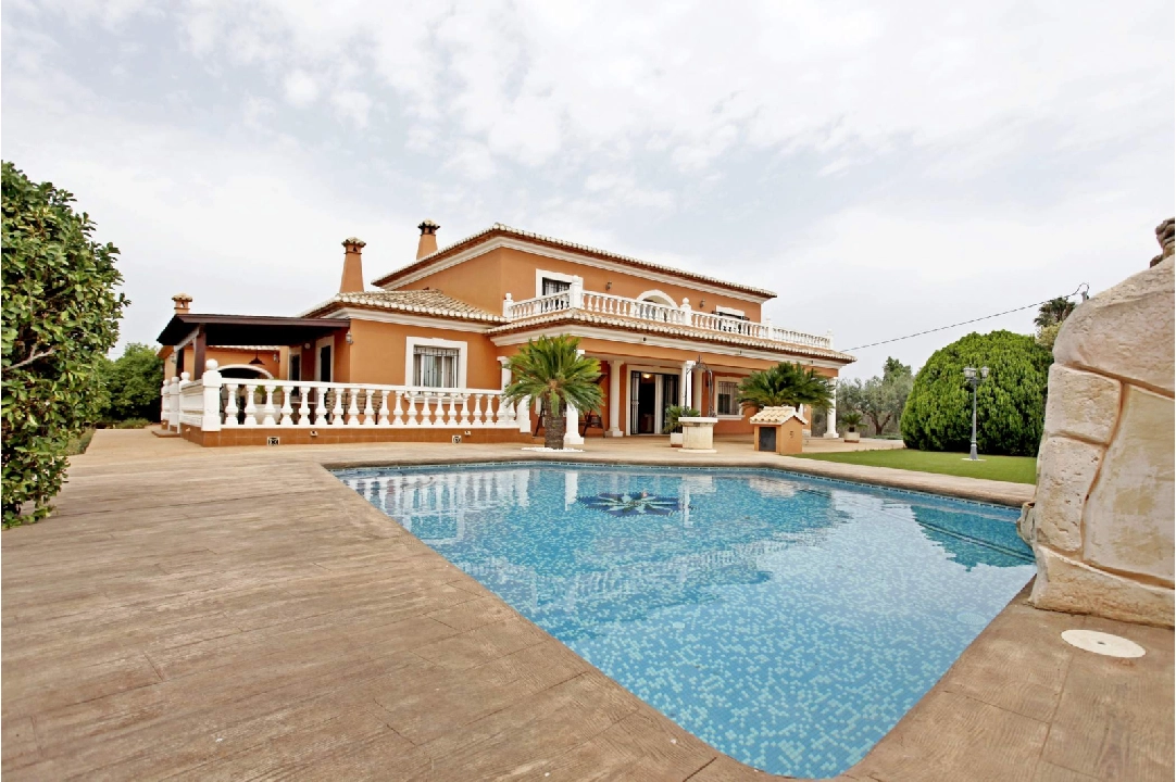 villa en Denia(Torrecarrals) en venta, superficie 442 m², estado neat, + calefaccion central, parcela 4441 m², 3 dormitorios, 4 banos, piscina, ref.: MNC-0124-42