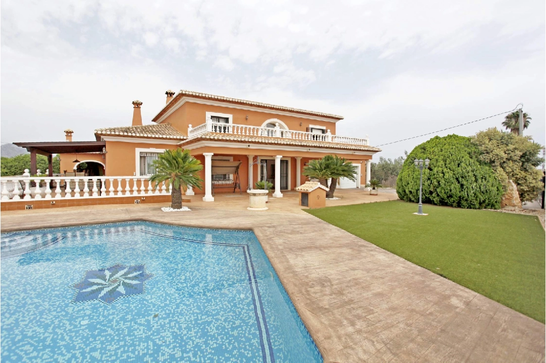 villa en Denia(Torrecarrals) en venta, superficie 442 m², estado neat, + calefaccion central, parcela 4441 m², 3 dormitorios, 4 banos, piscina, ref.: MNC-0124-43