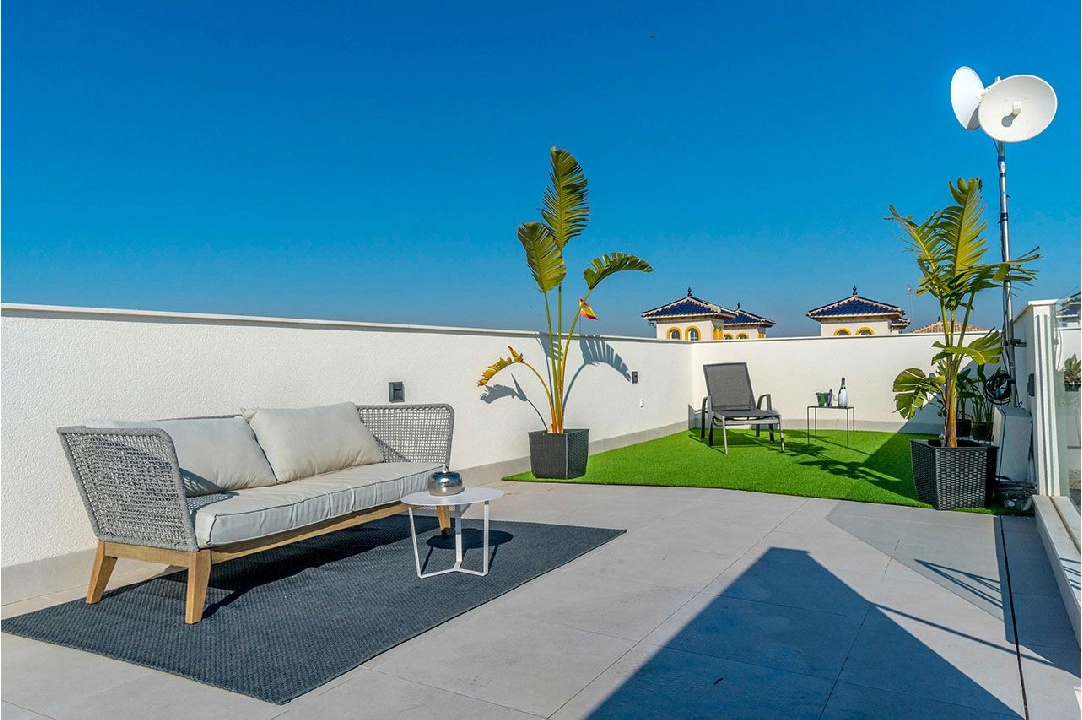 villa en La Marina en venta, superficie 235 m², estado first owner, aire acondicionado, parcela 272 m², 3 dormitorios, 3 banos, piscina, ref.: HA-MAN-246-E01-21