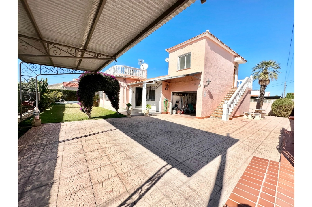 villa en Els Poblets en venta, superficie 186 m², ano de construccion 1979, + calefaccion central, aire acondicionado, parcela 515 m², 4 dormitorios, 2 banos, piscina, ref.: O-V88714D-5