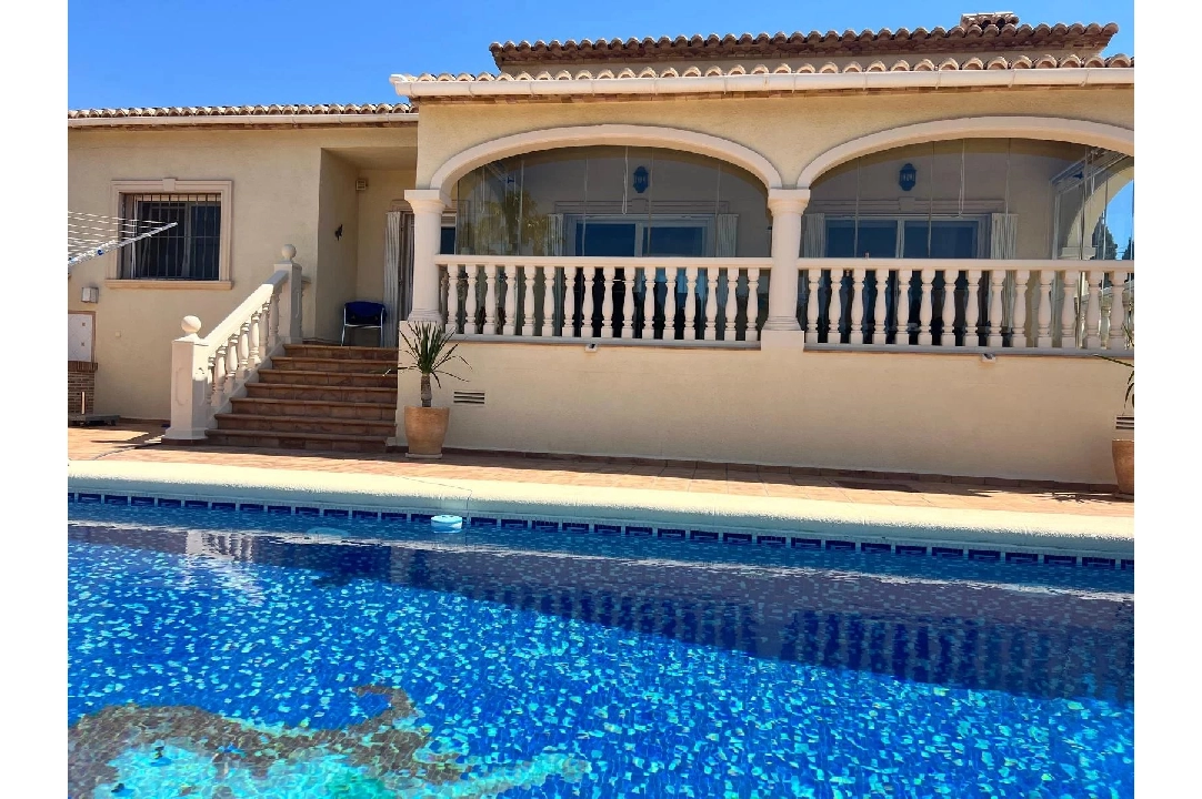 villa en Calpe en venta, superficie 145 m², aire acondicionado, 3 dormitorios, 2 banos, piscina, ref.: BS-84840333-34