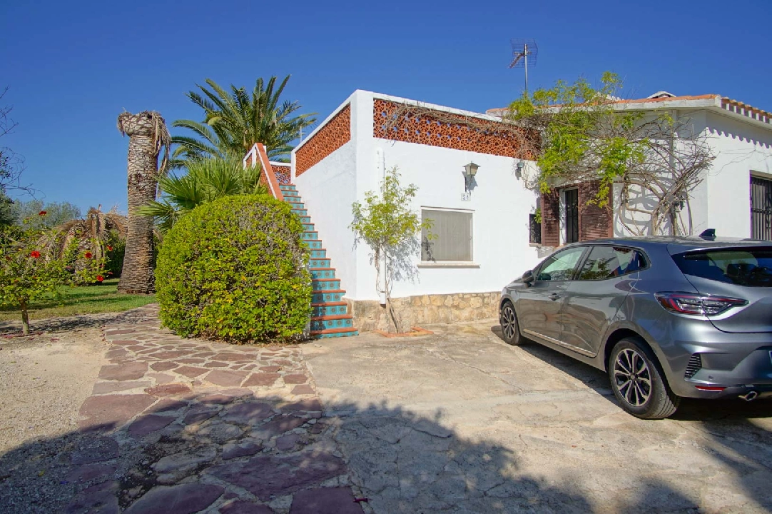 villa en Denia(Santa Paula) en venta, superficie 150 m², aire acondicionado, parcela 1505 m², 4 dormitorios, 2 banos, ref.: BP-8178DEN-2