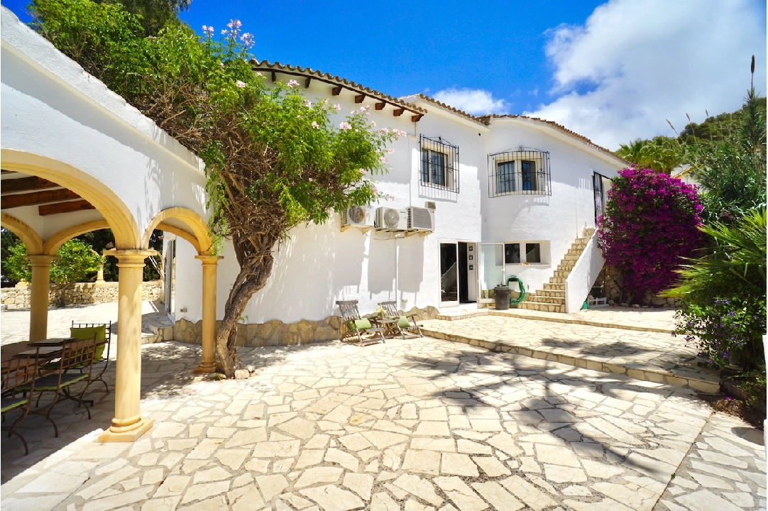 villa en Moraira(Moraira Alcasar) en venta, superficie 267 m², aire acondicionado, parcela 972 m², 5 dormitorios, 3 banos, piscina, ref.: CA-H-1781-AMBI-41