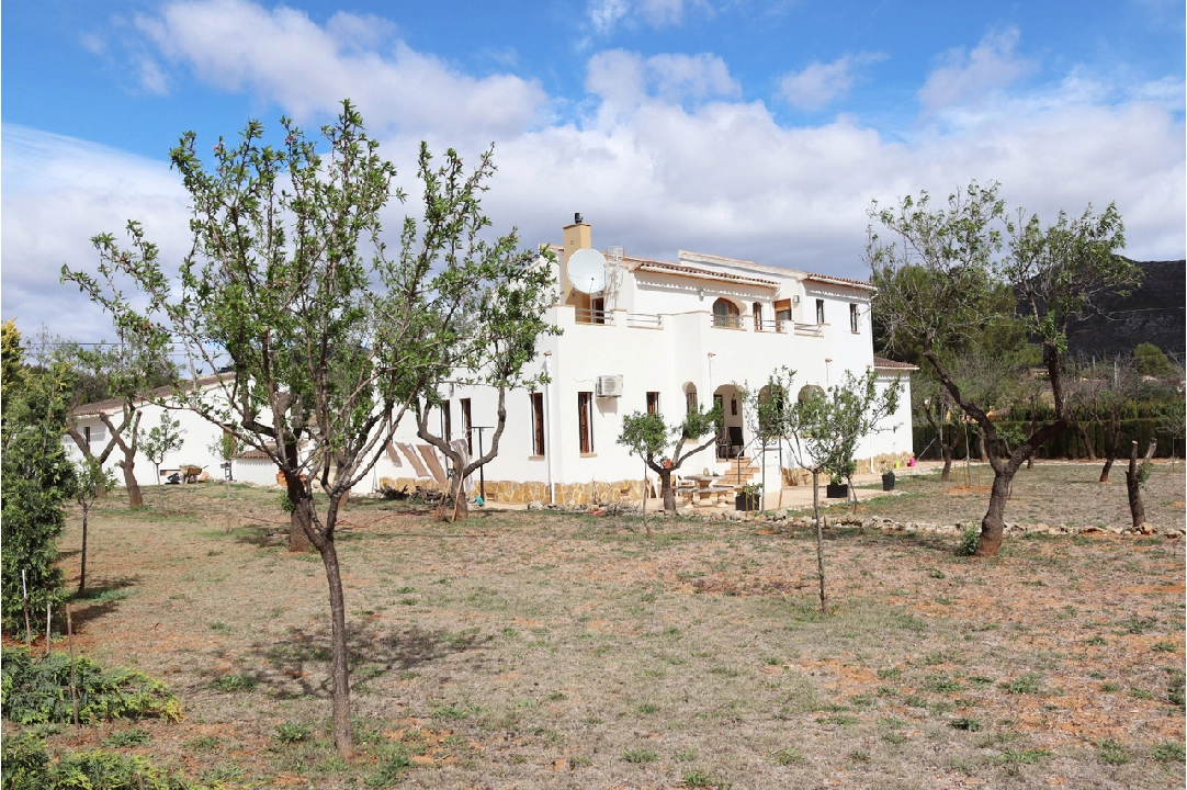 villa en Jalon en venta, superficie 279 m², parcela 13009 m², 4 dormitorios, 4 banos, ref.: PT-24004-47