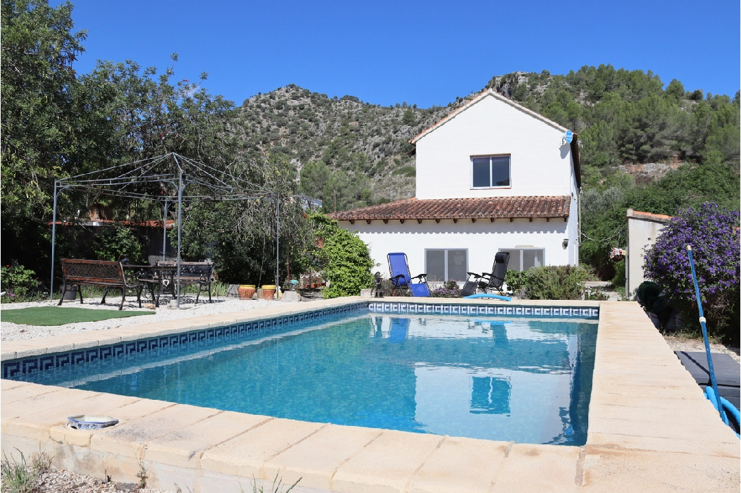 finca en Jalon en venta, superficie 325 m², parcela 3520 m², 5 dormitorios, 3 banos, piscina, ref.: PT-24011-24