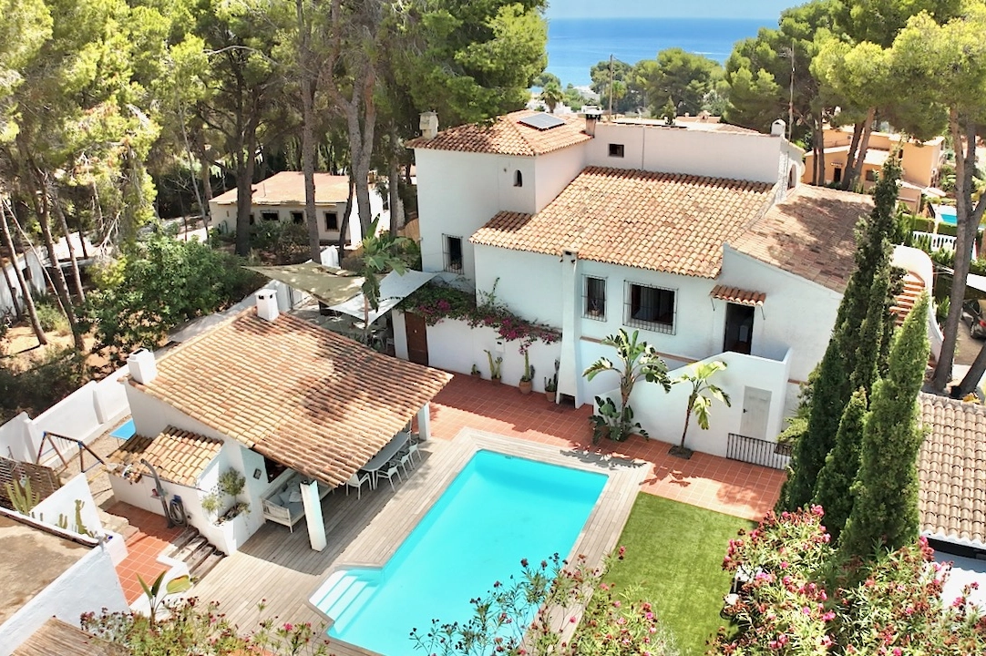 villa en Moraira(Moravit) en venta, superficie 555 m², parcela 1175 m², 7 dormitorios, 5 banos, piscina, ref.: CA-H-1795-AMBE-1