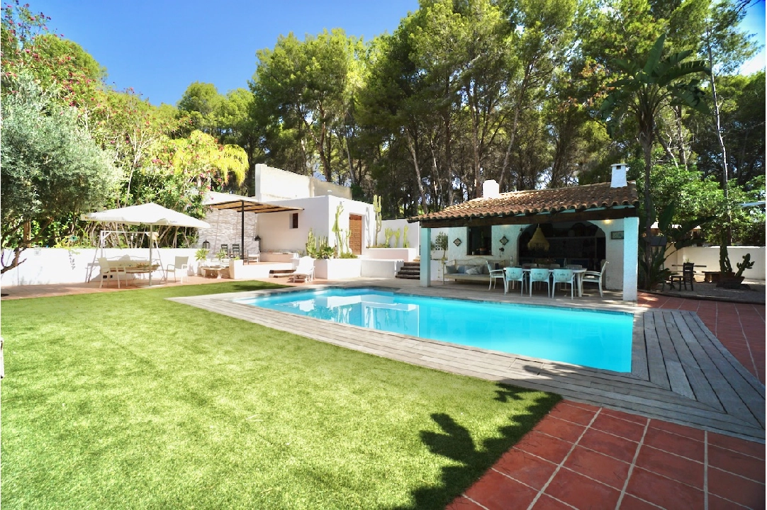 villa en Moraira(Moravit) en venta, superficie 555 m², parcela 1175 m², 7 dormitorios, 5 banos, piscina, ref.: CA-H-1795-AMBE-4