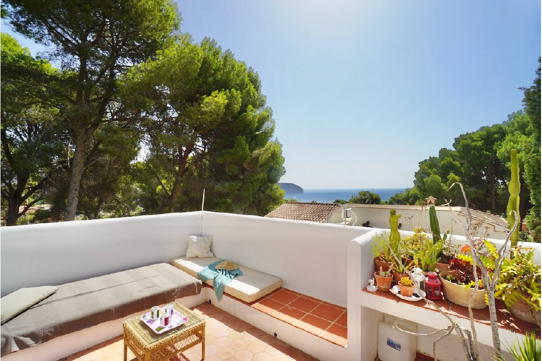 villa en Moraira(Moravit) en venta, superficie 555 m², parcela 1175 m², 7 dormitorios, 5 banos, piscina, ref.: CA-H-1795-AMBE-44