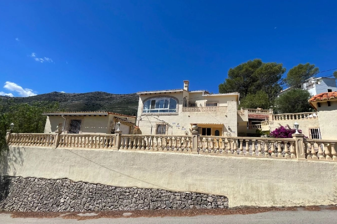 villa en Parcent en venta, superficie 264 m², ano de construccion 1986, + calefaccion central, aire acondicionado, parcela 900 m², 5 dormitorios, 3 banos, piscina, ref.: PV-141-01984P-43