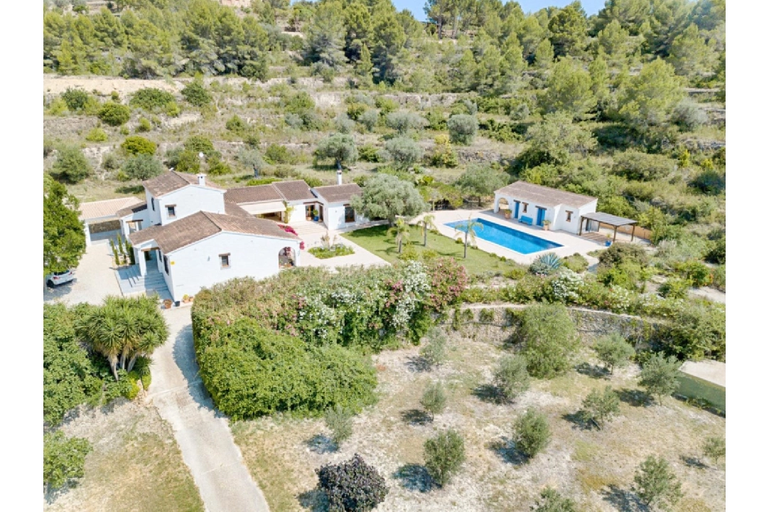 finca en Benissa en venta, superficie 521 m², ano de construccion 2002, aire acondicionado, parcela 19880 m², 4 dormitorios, 3 banos, piscina, ref.: AM-11988DA-16