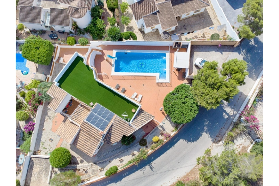 villa en Moraira en venta, superficie 176 m², aire acondicionado, parcela 1050 m², 4 dormitorios, 2 banos, piscina, ref.: AM-12011DA-19