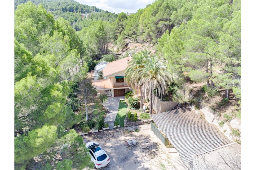 finca en Relleu en venta, superficie 174 m², ano de construccion 1990, aire acondicionado, parcela 26000 m², 4 dormitorios, 1 banos, piscina, ref.: AM-12046DA-1