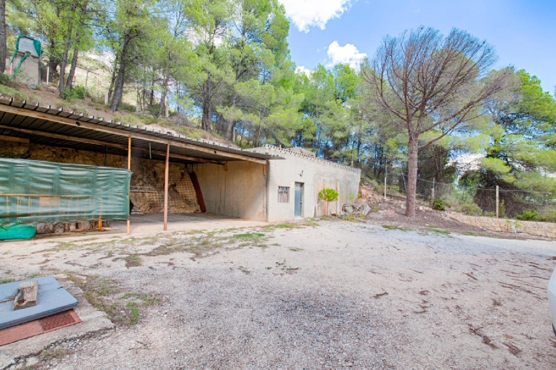 finca en Relleu en venta, superficie 174 m², ano de construccion 1990, aire acondicionado, parcela 26000 m², 4 dormitorios, 1 banos, piscina, ref.: AM-12046DA-48