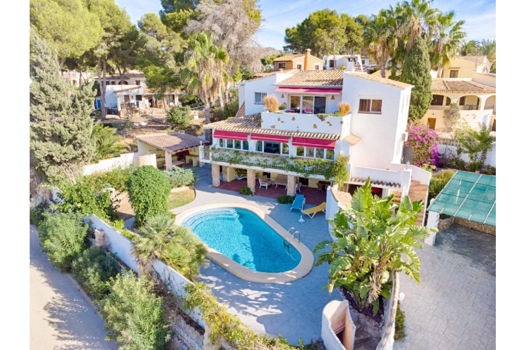 villa en Moraira en venta, superficie 326 m², ano de construccion 1975, aire acondicionado, parcela 791 m², 6 dormitorios, 6 banos, piscina, ref.: AM-12082DA-1