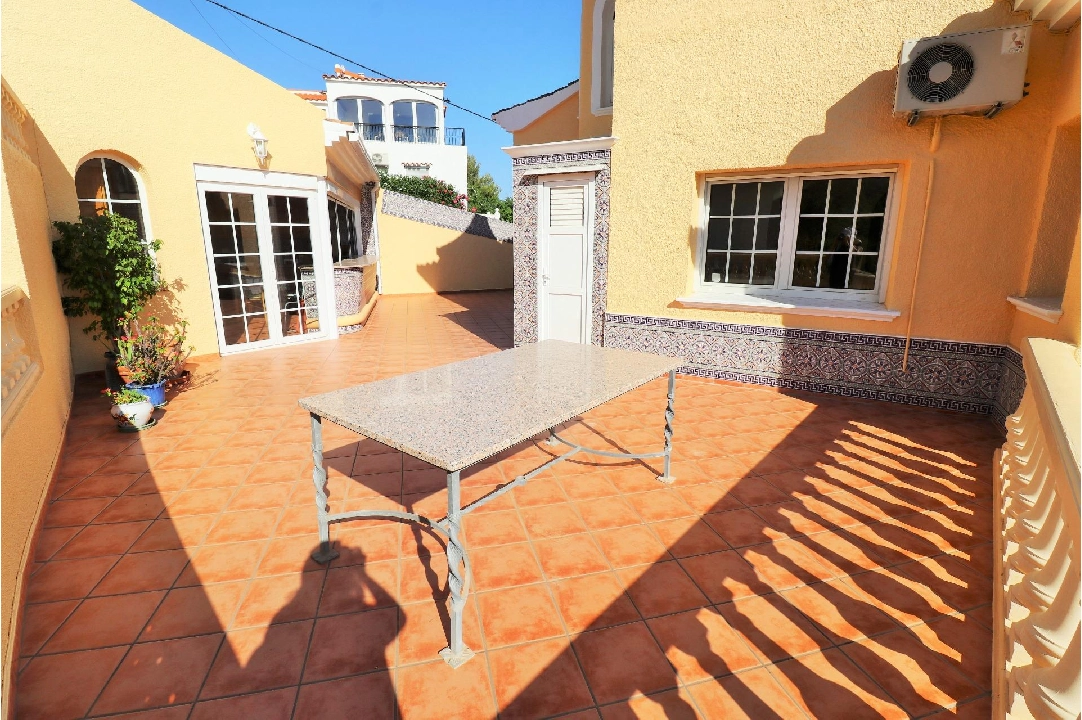 villa en Denia en venta, superficie 319 m², aire acondicionado, parcela 900 m², 6 dormitorios, 4 banos, piscina, ref.: AM-12170DA-18