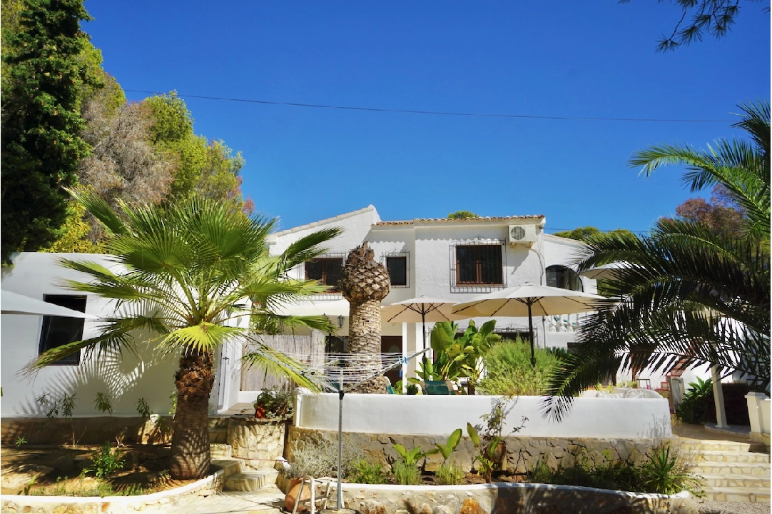 villa en Benissa(Fanadix) en venta, superficie 180 m², aire acondicionado, parcela 1215 m², 5 dormitorios, 4 banos, piscina, ref.: CA-H-1812-AMB-9