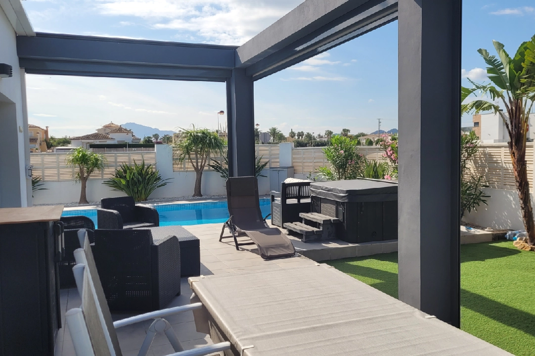 villa en Els Poblets en venta, superficie 158 m², ano de construccion 2018, estado mint, + KLIMA, aire acondicionado, parcela 500 m², 3 dormitorios, 2 banos, piscina, ref.: MG-0824-6