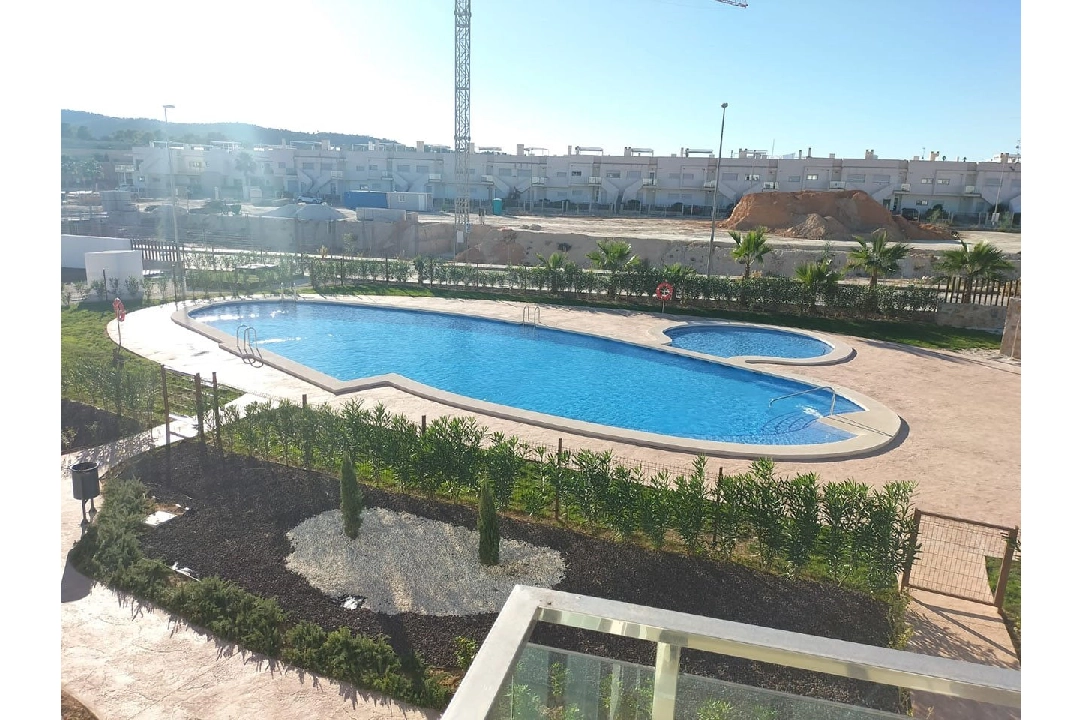 adosado de esquina en Entrenaranjos en venta, superficie 222 m², estado first owner, aire acondicionado, 3 dormitorios, 2 banos, piscina, ref.: HA-ENN-119-R02-1