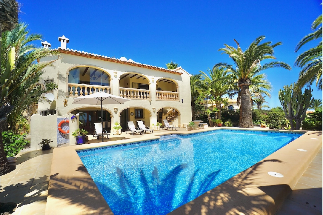 villa en Benitachell(La Cumbre del Sol) en venta, superficie 340 m², parcela 994 m², 5 dormitorios, 5 banos, piscina, ref.: CA-H-1677-AMB-1