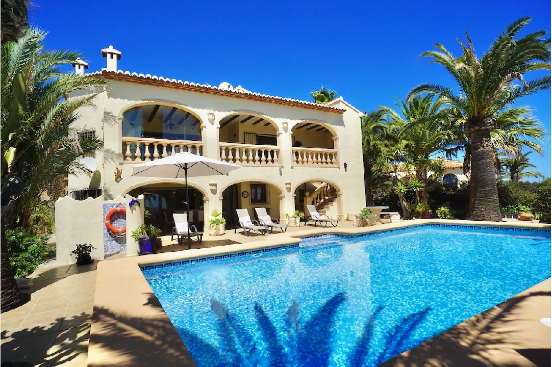 villa en Benitachell(La Cumbre del Sol) en venta, superficie 340 m², parcela 994 m², 5 dormitorios, 5 banos, piscina, ref.: CA-H-1677-AMB-35