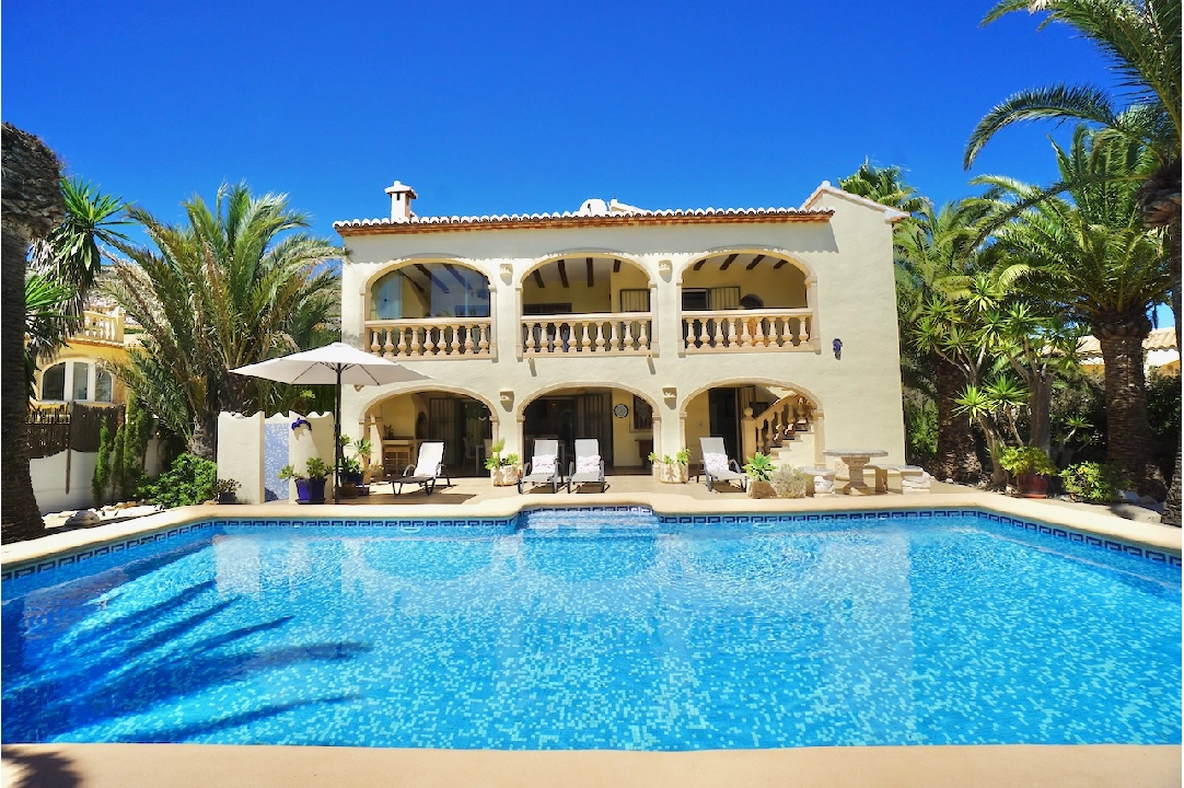 villa en Benitachell(La Cumbre del Sol) en venta, superficie 340 m², parcela 994 m², 5 dormitorios, 5 banos, piscina, ref.: CA-H-1677-AMB-36