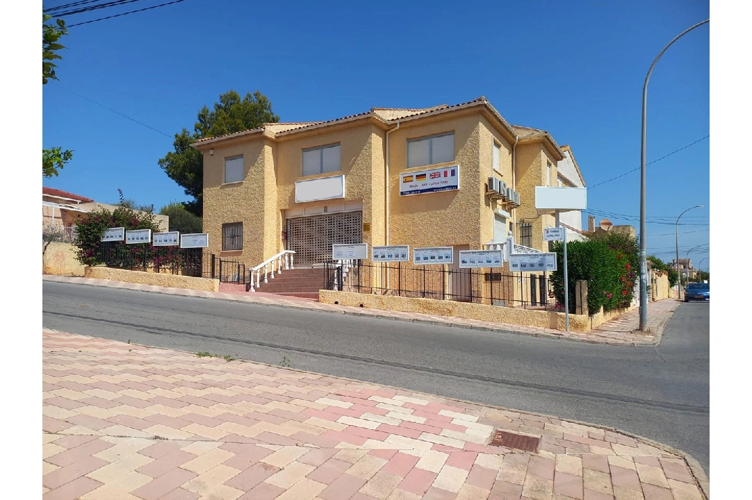 villa en San Fulgencio en venta, superficie 216 m², estado neat, aire acondicionado, parcela 268 m², 5 dormitorios, 2 banos, ref.: HA-M-SC-OFI-18